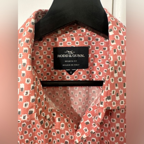 Rodd & Gunn Men’s Small Button down shirt - Picture 2 of 3